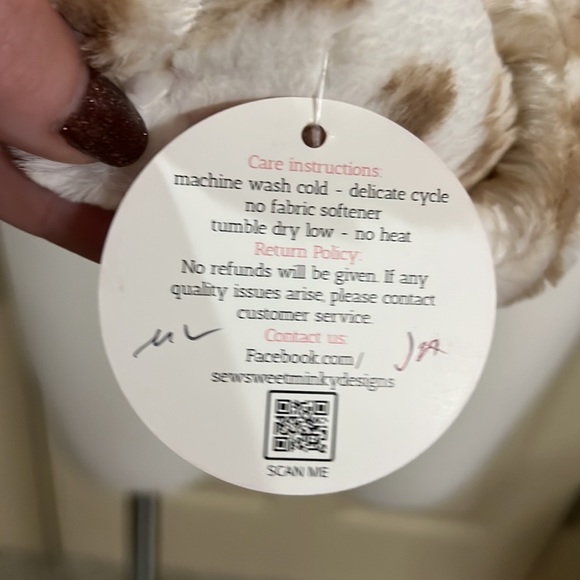 New with tags Minky Scarf - Picture 4 of 4